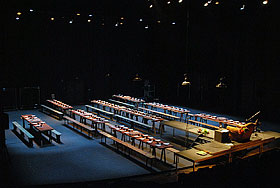 Salle de banquet avec tables